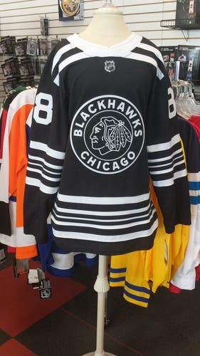 NWT Adidas Adult NHL Winter Classic Chicago Blackhawks Jersey