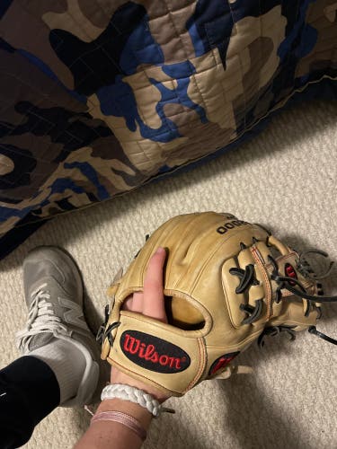 Infield 11.5" A2000 Baseball Glove