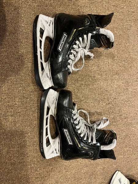 Used Bauer Extra Wide Width Pro Stock Size 5 Supreme 2S Pro Hockey Skates