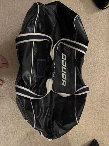 Used Navy Bauer Senior Player Pro Bag