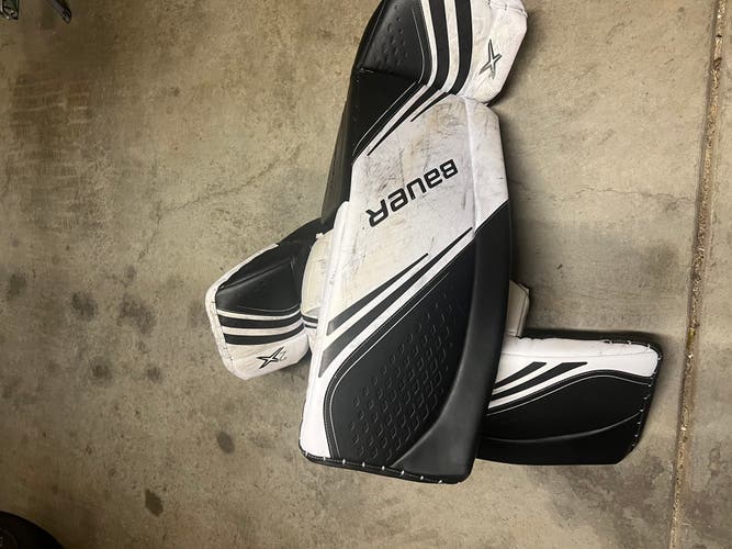 Used XL Bauer Vapor 2X Goalie Leg Pads