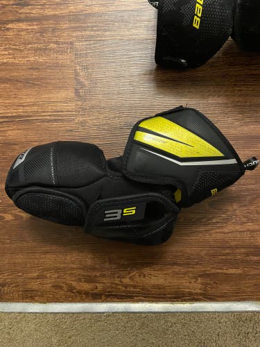 Used Large Bauer Elbow Pads