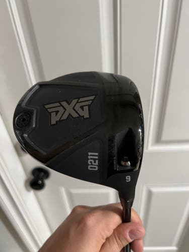 Men's Right Handed Extra Stiff Flex 9 Loft Driver