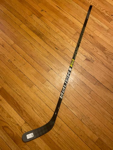 Intermediate Right Handed P88 Supreme 2S Pro Hockey Stick