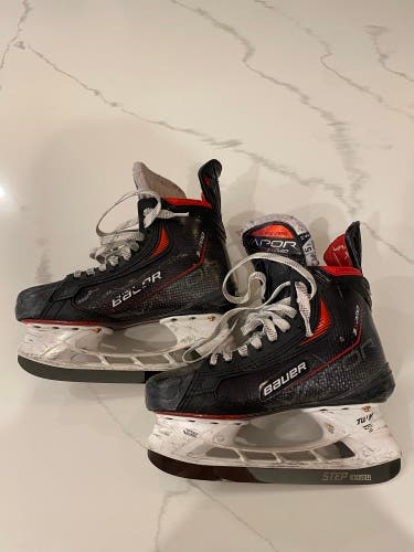 Used Bauer  Size 5.5 Vapor 3X Pro Hockey Skates