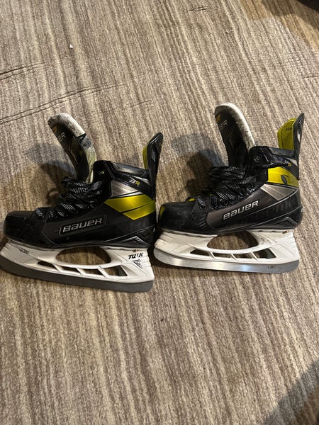 Used Bauer Size 8 Supreme 3S Hockey Skates