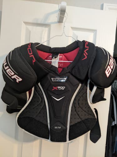 Senior Medium Bauer Vapor X800 Lite Shoulder Pads