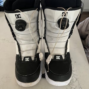 Used Size 9.0 (Women's 10) DC Freestyle Snowboard Boots