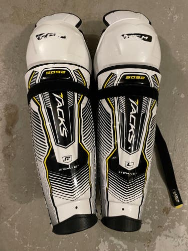 Used CCM Tacks 5092 Shin Pads