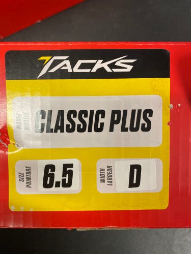 New CCM Regular Width Size 6.5 Tacks Classic Plus Hockey Skates