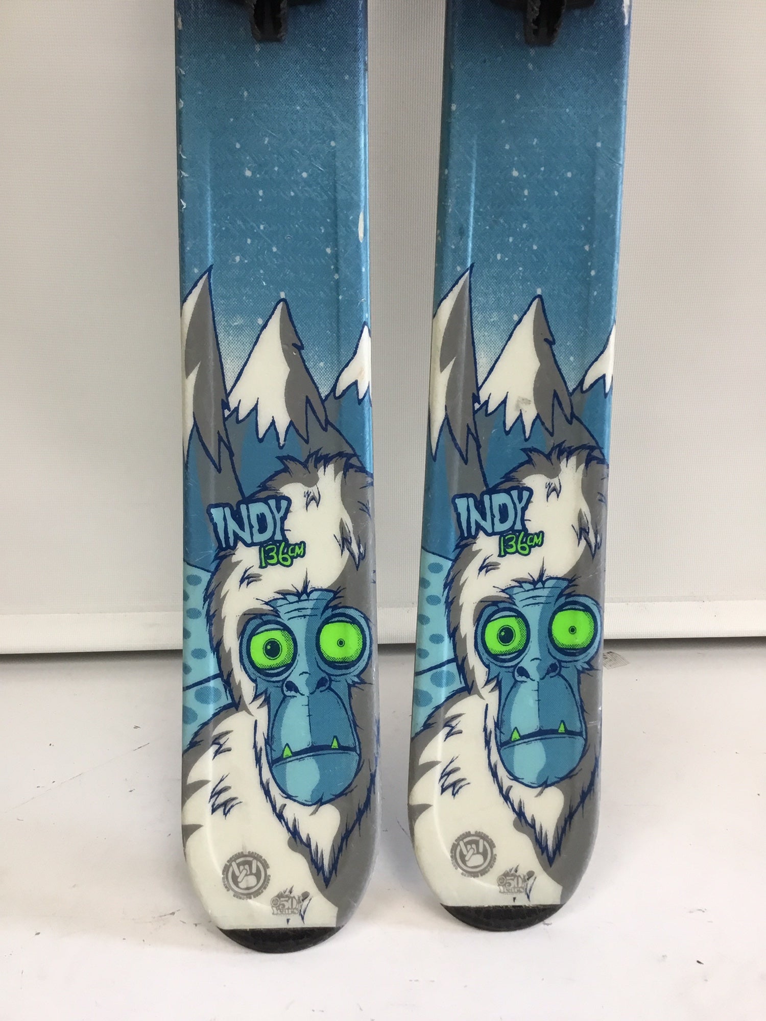 K2 Indy + FDT 4.5 スキー☆K2　INDY　Jr.　136cm/24.0cm ブーツ付 Kids Skis | SkatePro