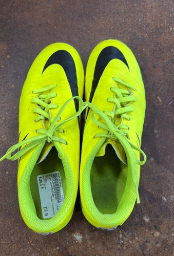 Nike Used Size 8.0 (Women's 9.0) Yellow Cleats