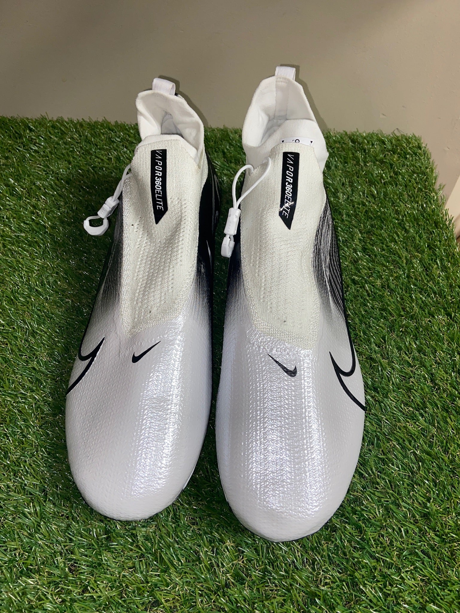 What Pros Wear: Jaylen Waddle's Nike Vapor Edge 360 Elite Cleats - What  Pros Wear