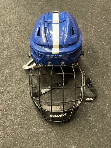 Used Medium Bauer  Re-Akt 150 Helmet