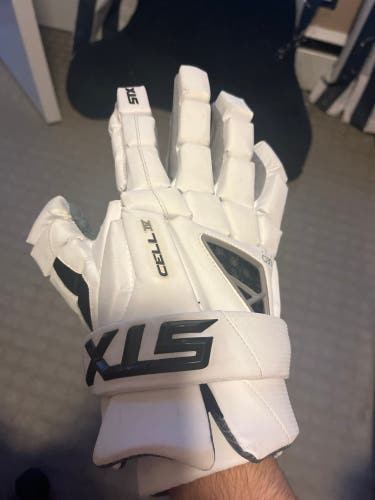 New Player's STX large Cell IV Lacrosse Gloves