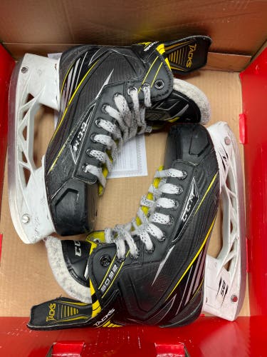 Senior CCM Extra Wide Width Pro Stock Size 6.5 Tacks 6092 Hockey Skates