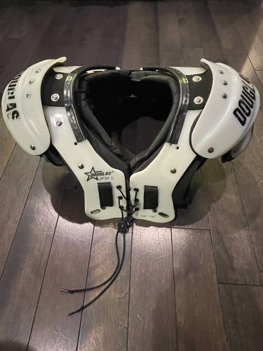 Used Youth Large Douglas Shoulder Pads