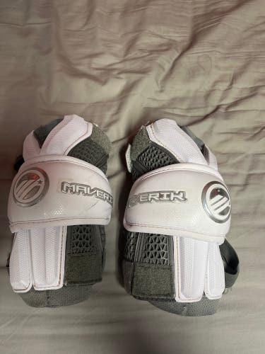 Adult Medium/Large Maverik Rome Arm Pads