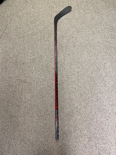 Intermediate Right Handed P28 Pro Stock Jetspeed FT4 Pro Hockey Stick
