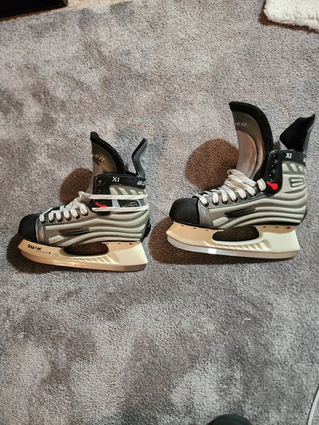 Senior Used Bauer Vapor SFL XI Hockey Skates Regular Width Size 8.5