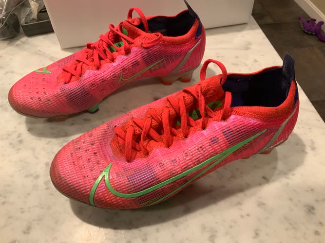 Red Used Men's Size 4.0 (Women's 5.0) Molded Cleats Nike Mercurial Vapor Cleats
