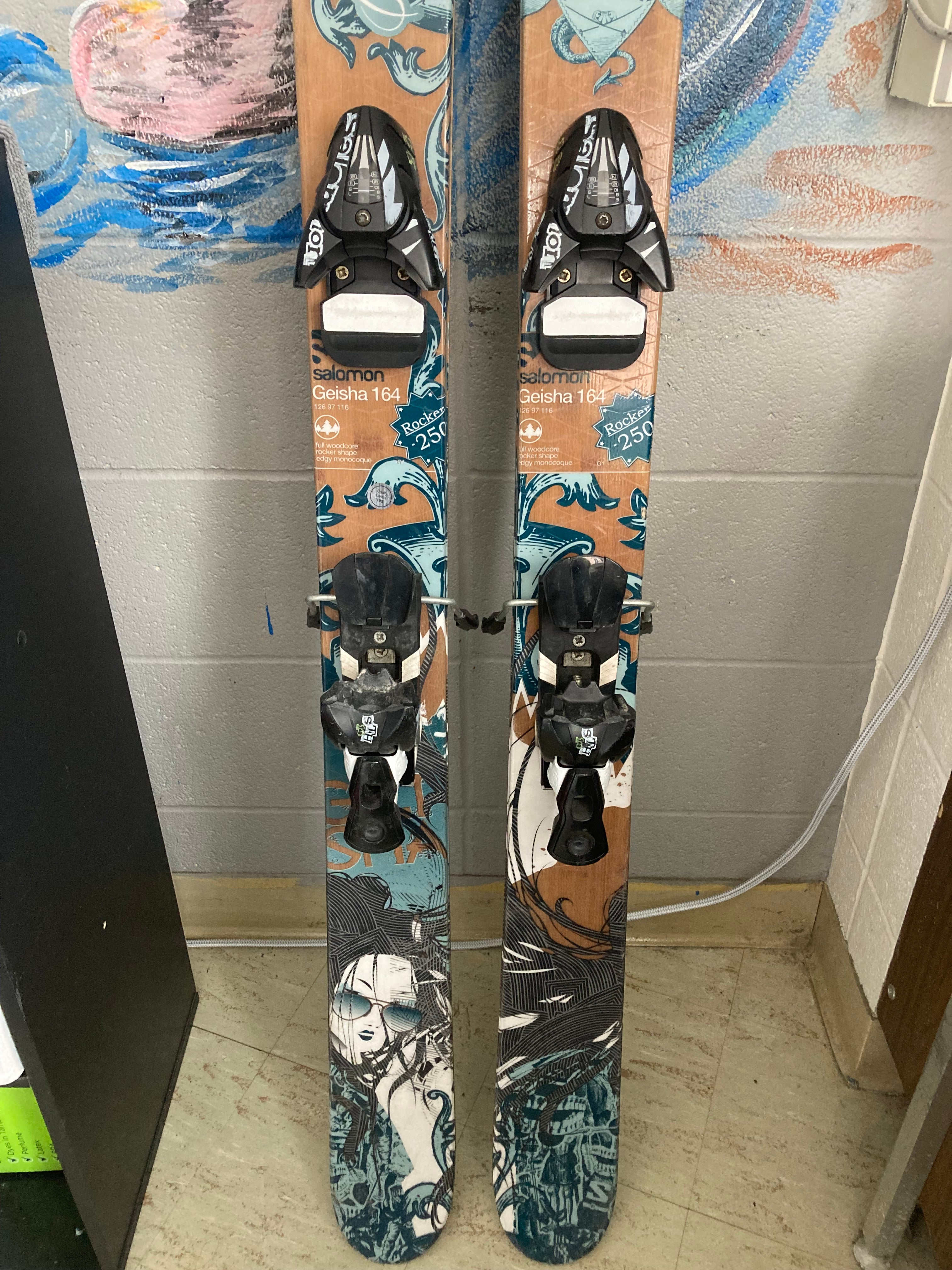 tekort strak louter Used Salomon 164 cm geisha Skis With Bindings | SidelineSwap