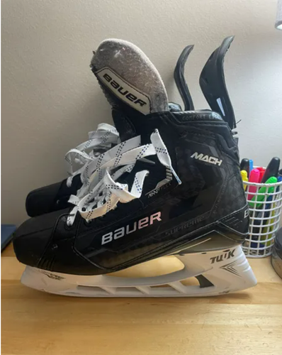 Used Bauer Regular Width  Size 8 Supreme Mach Hockey Skates