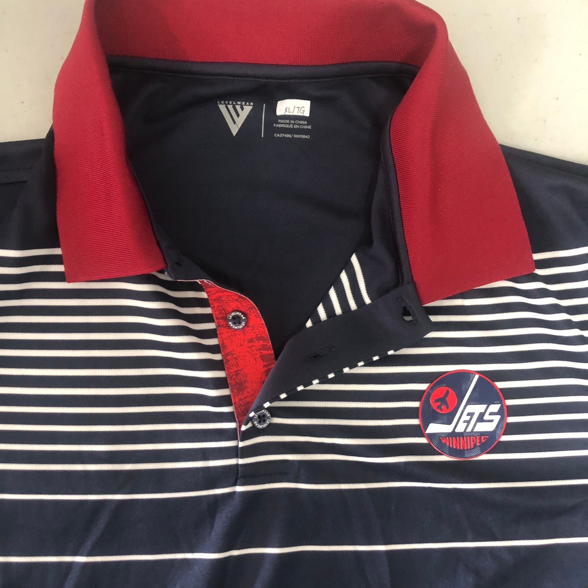 Winnipeg Jets mens XL golf shirt