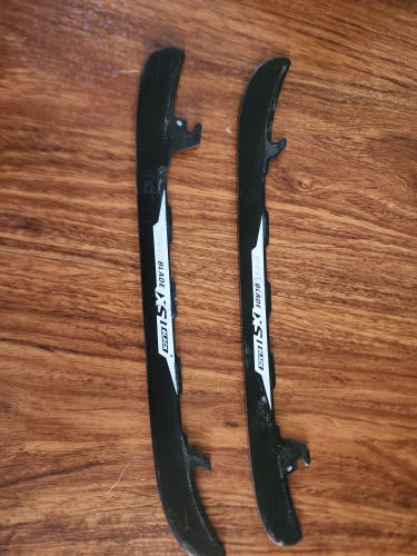 Used(skated on them 2 times)CCM Speedblade XS 255 mm