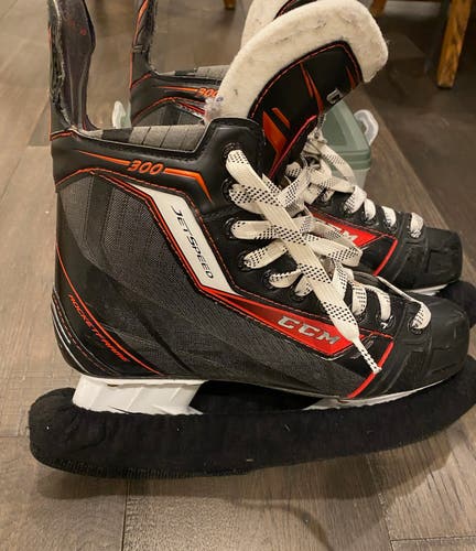 Used CCM Regular Width Size 7 JetSpeed 300 Hockey Skates