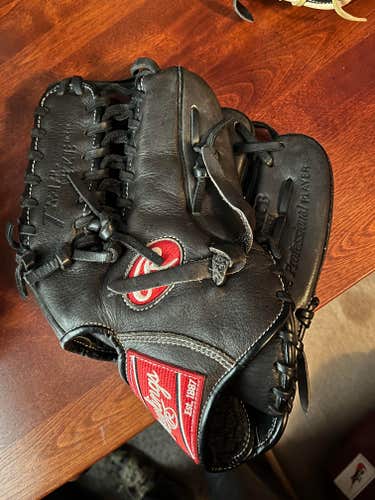 Used Right Hand Throw Rawlings Outfield Gamer Baseball Glove 12"