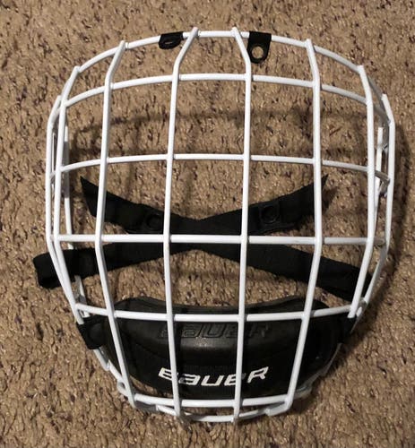 White Medium Bauer Profile II Cage