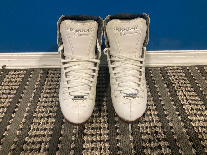Riedell Diamond 33, Size 2.5 Jr Figure Skates