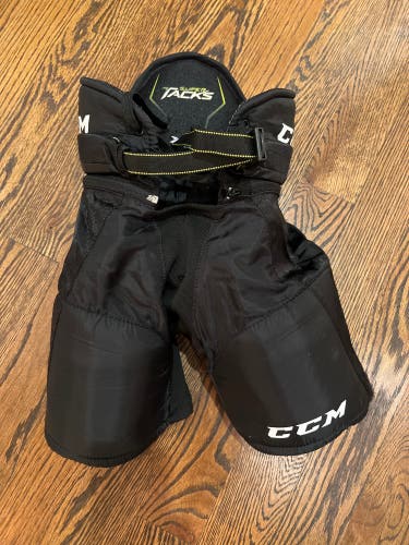 Youth Large CCM Super Tacks Hockey Pants With Zipper Extension For Growth