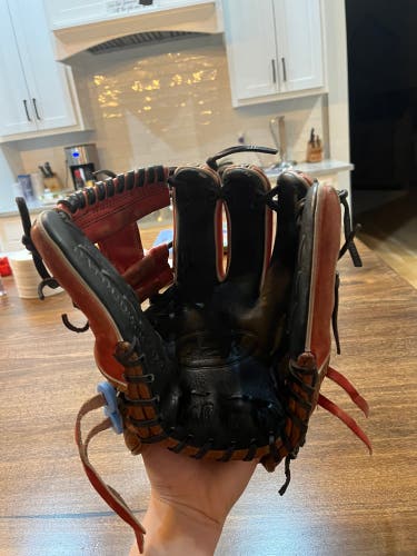 Infield 11.5" A2K Baseball Glove