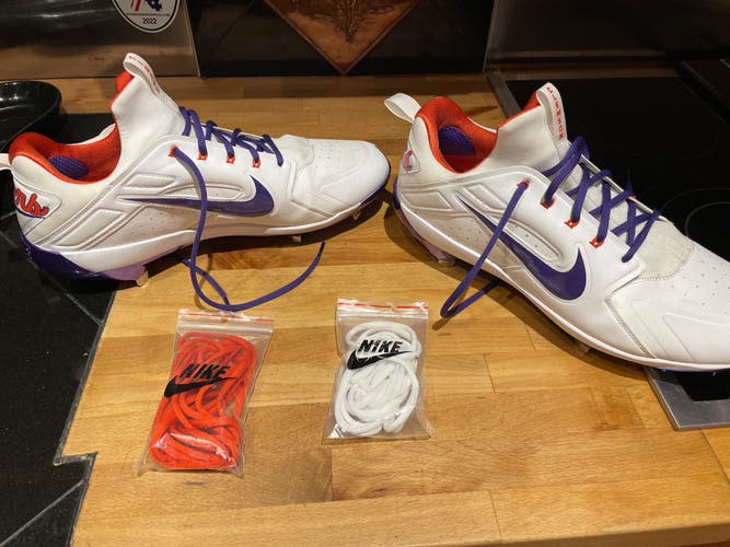 White Men's Metal Low Top