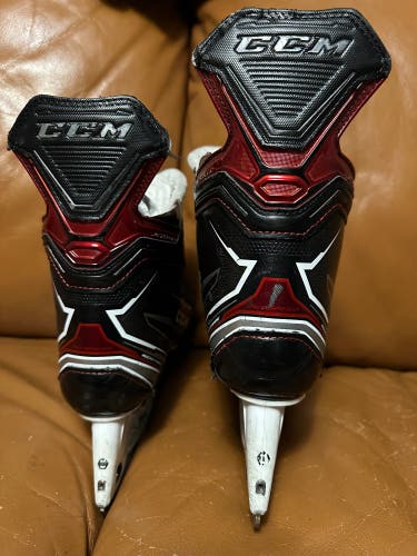Used CCM Regular Width  Size 7 JetSpeed FT480 Hockey Skates