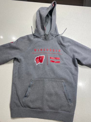 New Wisconsin Under Armour Hoodie Sz Small