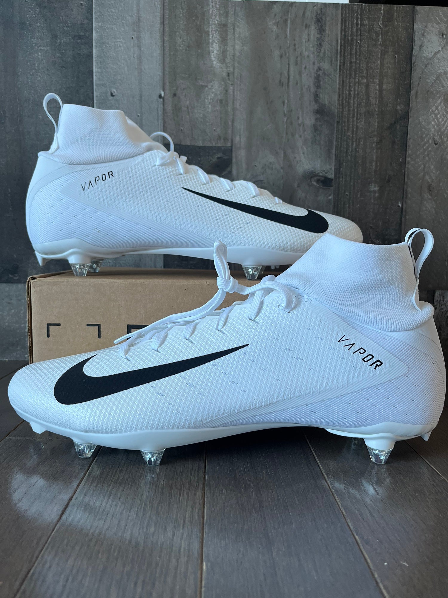 Nike Vapor Untouchable 3 Elite Cleats White AO3006-100 Men's Size 13.5 NEW