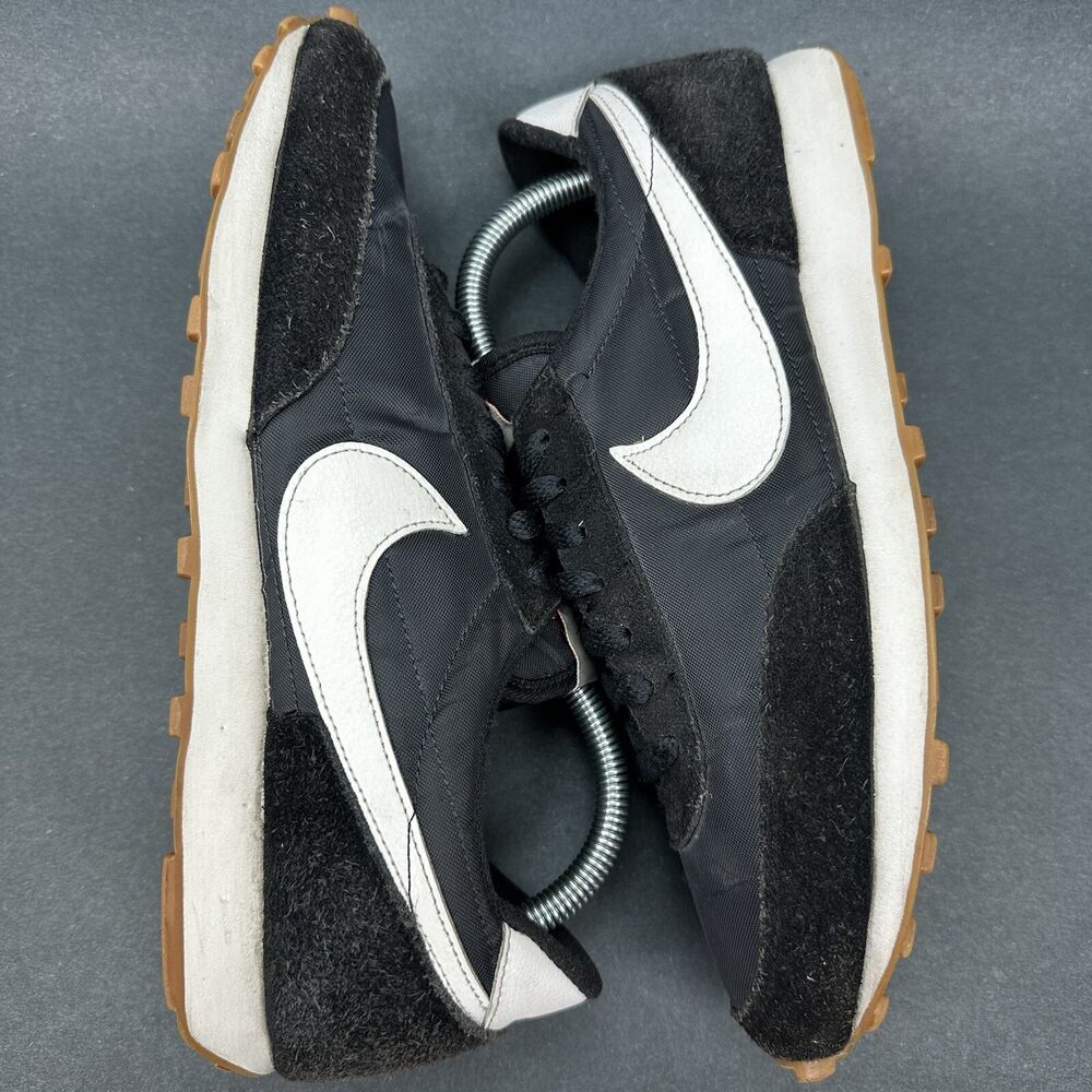 nike daybreak gum sole
