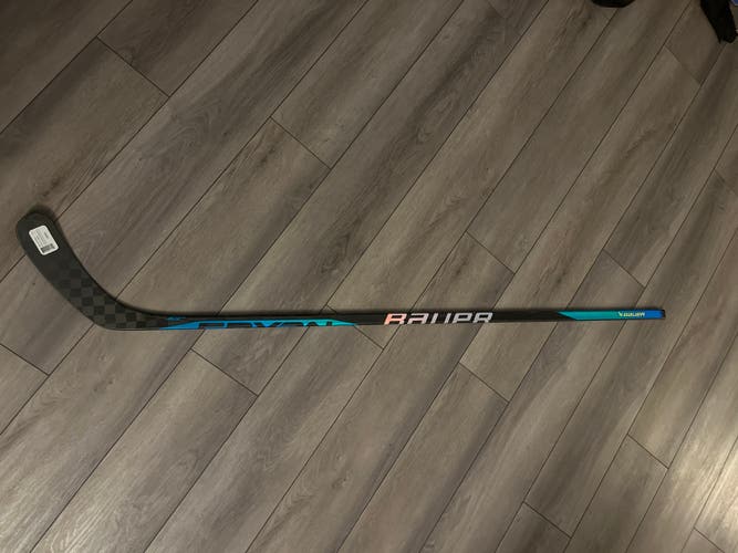 Senior Right Handed P92  Nexus Sync Hockey Stick