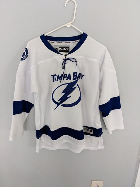 Brand New White Reebok Tampa Bay Lightning Game Jersey, Size Senior Medium, T333