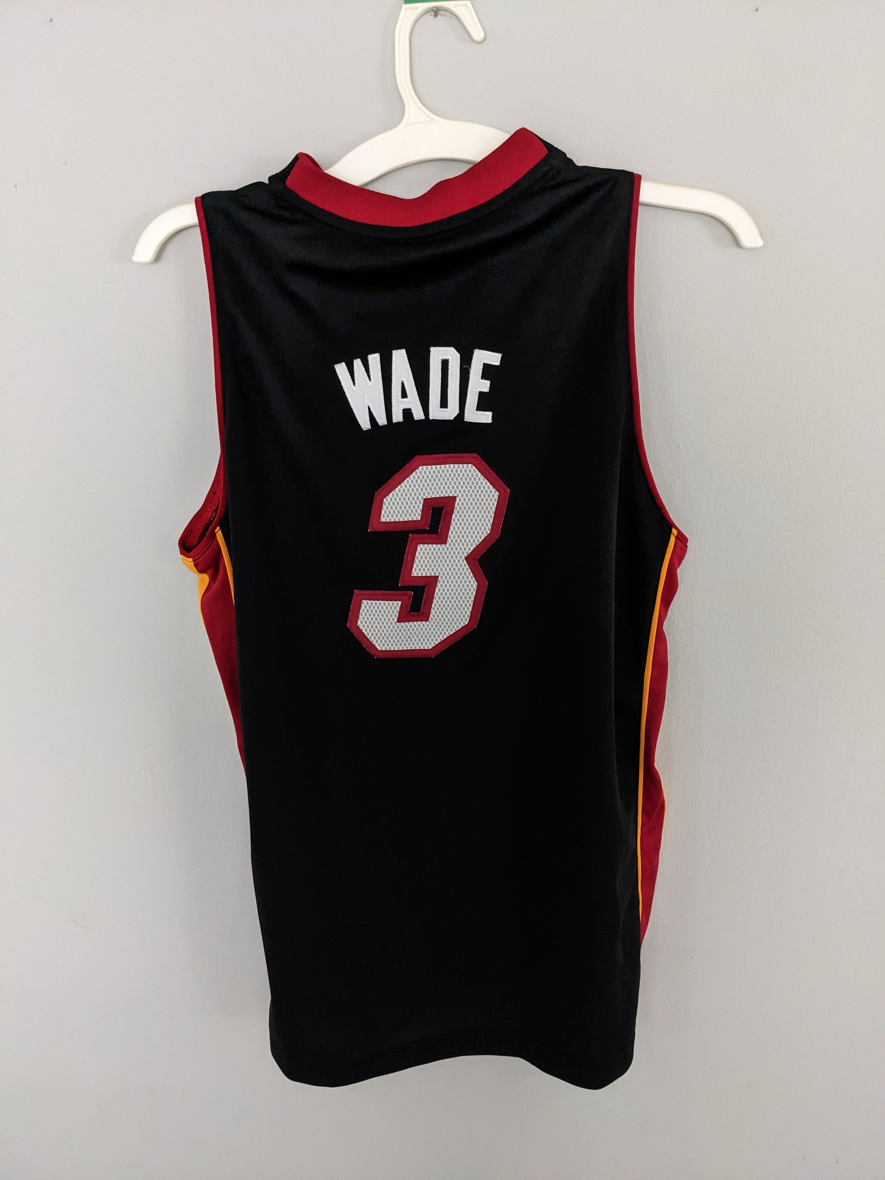 Dwyane Wade Jersey: adidas Revolution 30 Black Replica #3 Miami Heat Jersey  : : Clothing & Accessories