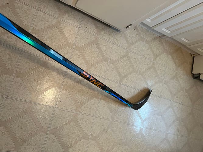 Brand New Senior Right Handed P92  Nexus Sync Hockey Stick