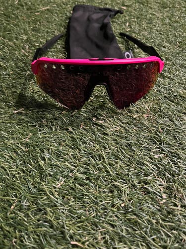 OAKLEY SUNGLASSES BRAND NEW