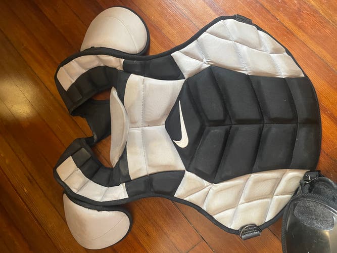 Nike Pro Catcher's Set