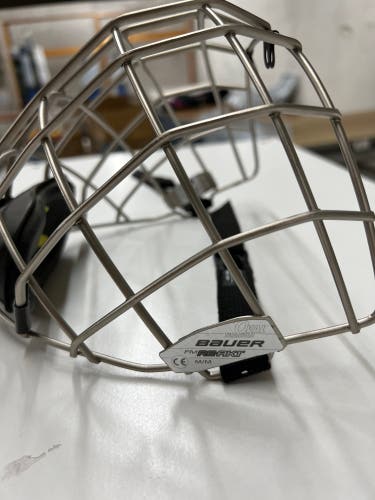 New Medium Bauer ReAkt Cage