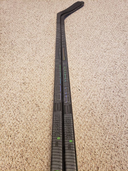 NEW! 2-pack CCM Trigger 6 Pro: Right 85 Flex P29