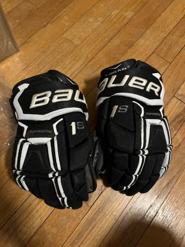 Bauer 1S Glove