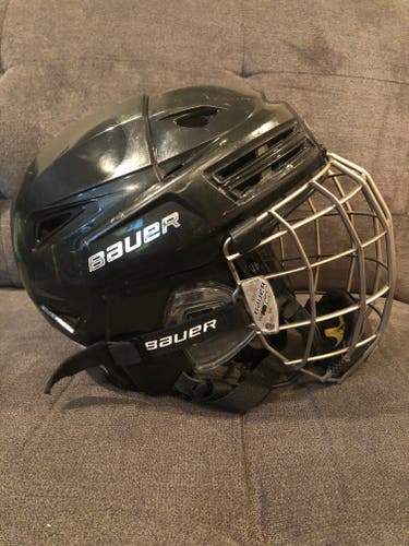 Used Small Bauer Re-Akt 200 Helmet